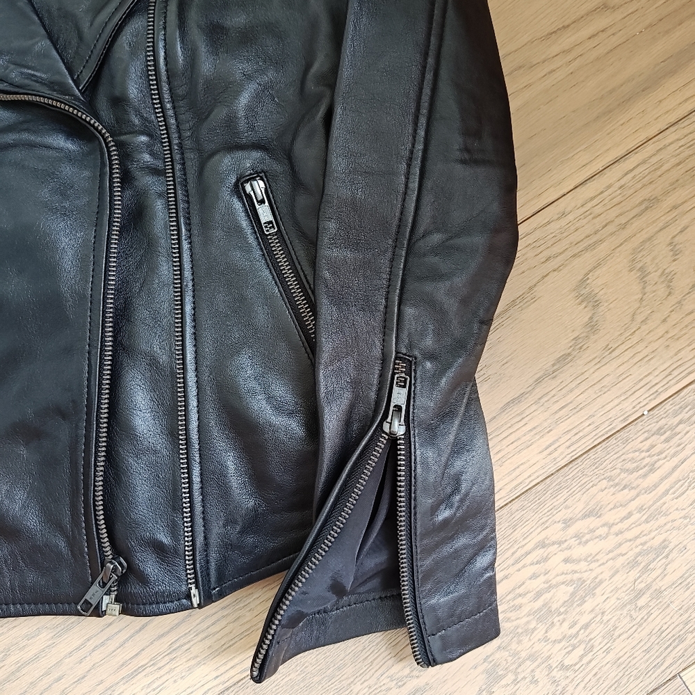 Leather jacket - Picture 9 of 11
